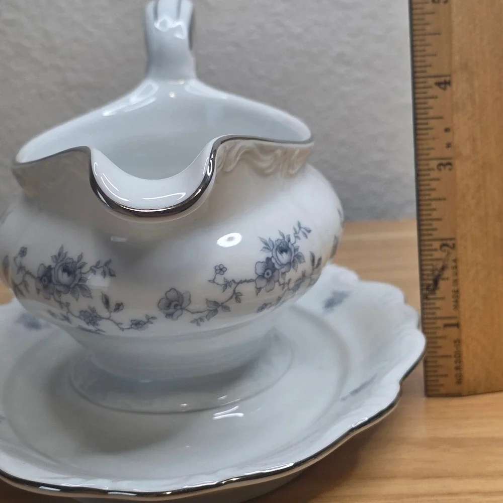 Johann Haviland Blue Garland Gravy Boat & Attached Underplate Bavaria Germany